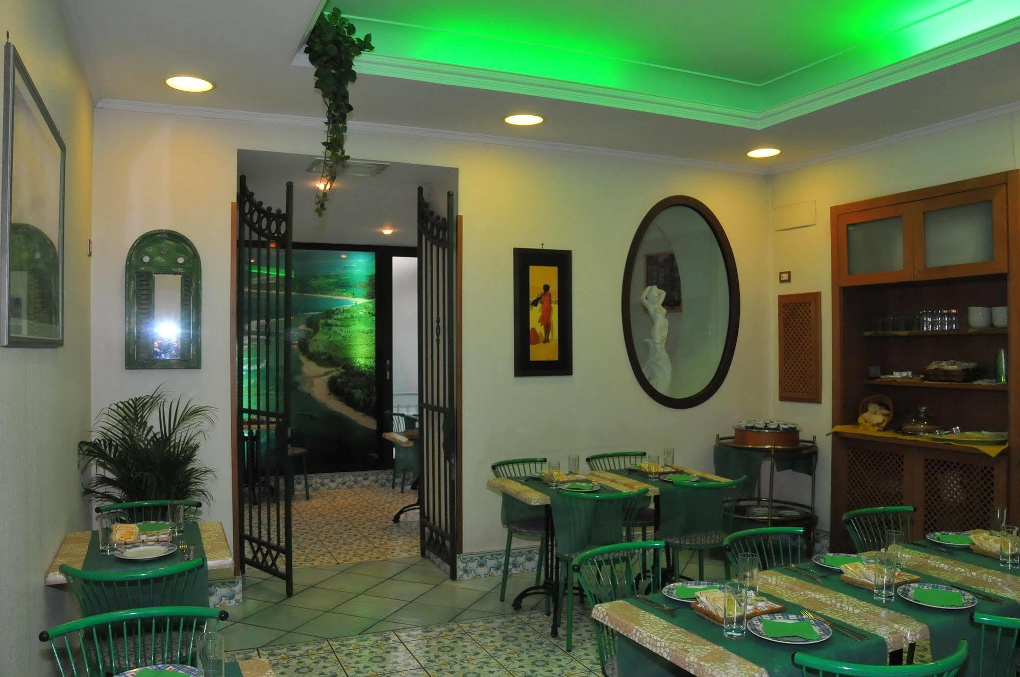 Hotel Potenza نابولي المظهر الخارجي الصورة
