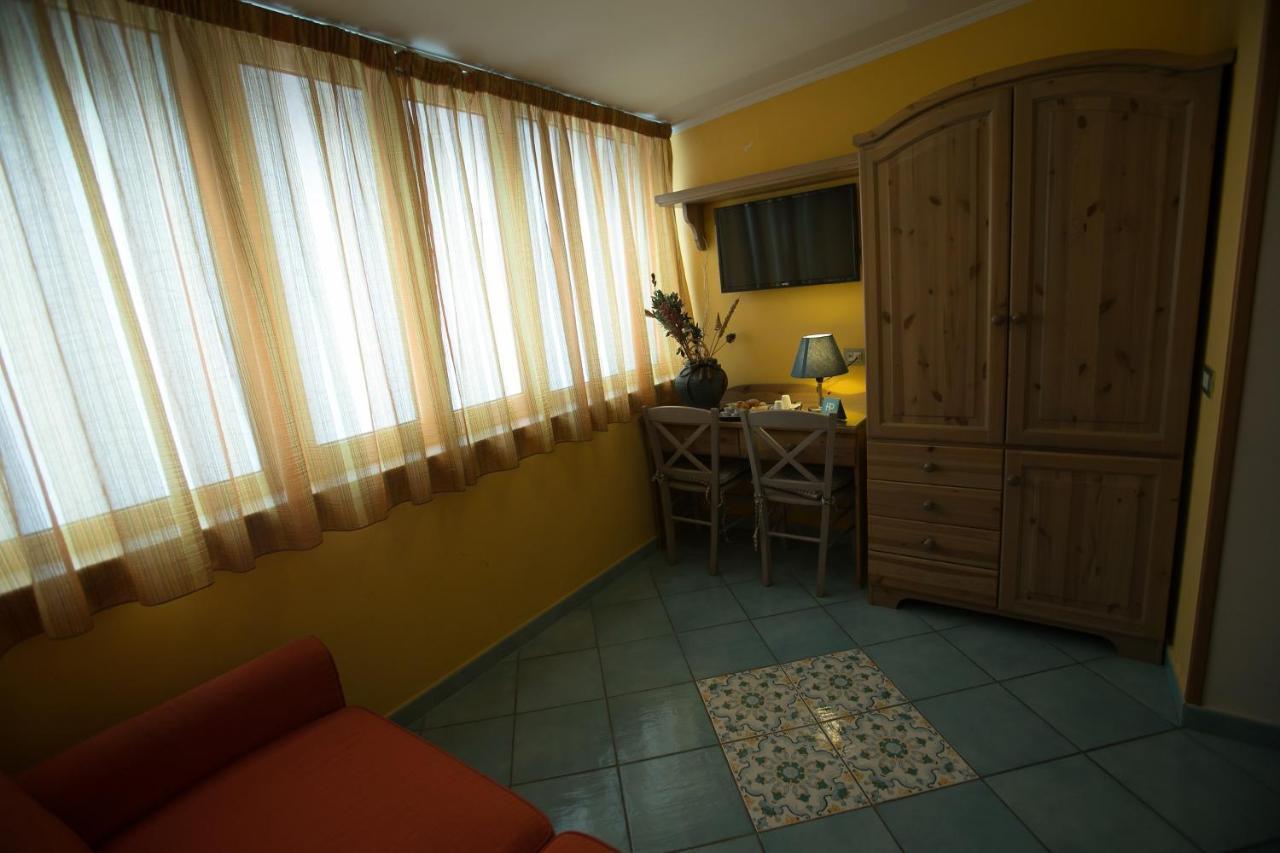 Hotel Potenza نابولي المظهر الخارجي الصورة